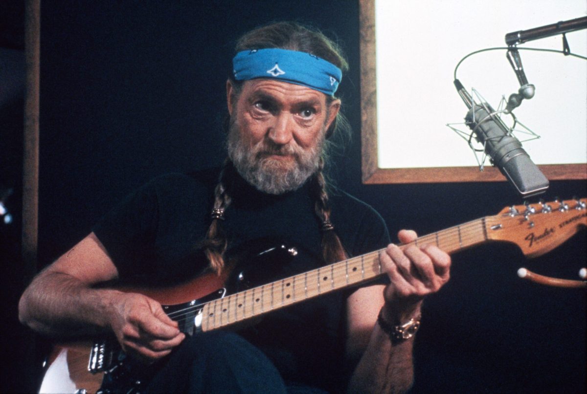 How Willie Nelson Got Banned From The Bahamas For Smuggling Weed… Two Days Before Famous White House Visit In 1977